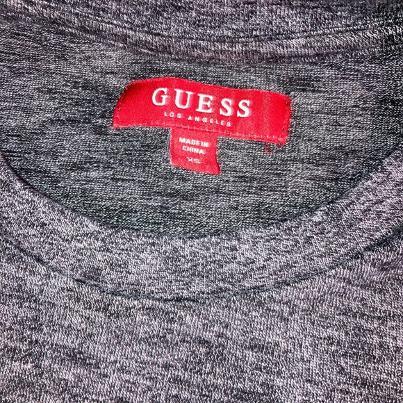 Men’s GUESS long sleeve (XS) - Picture 3 of 3
